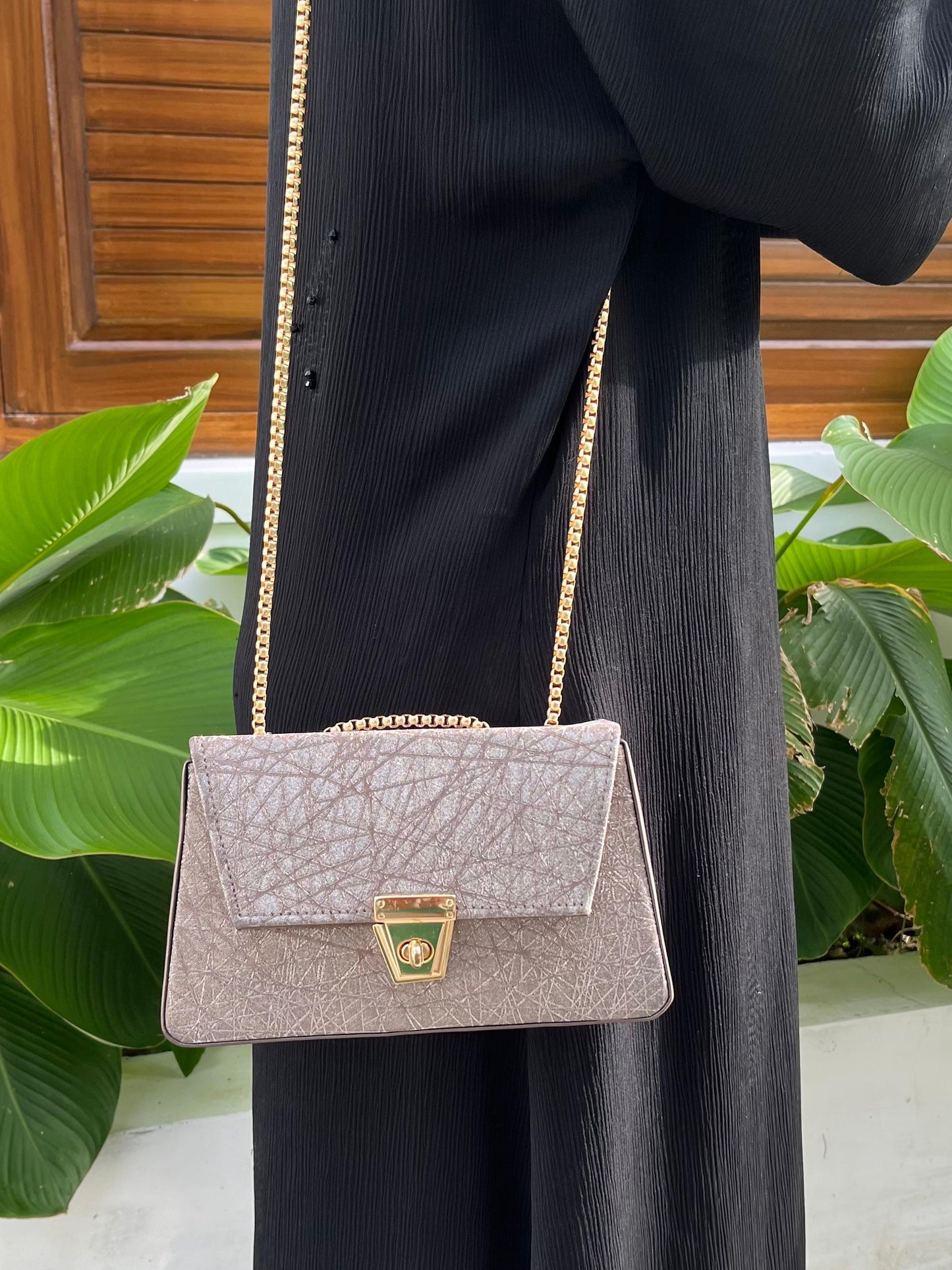 Elegant Metallic Textured Shoulder Bag